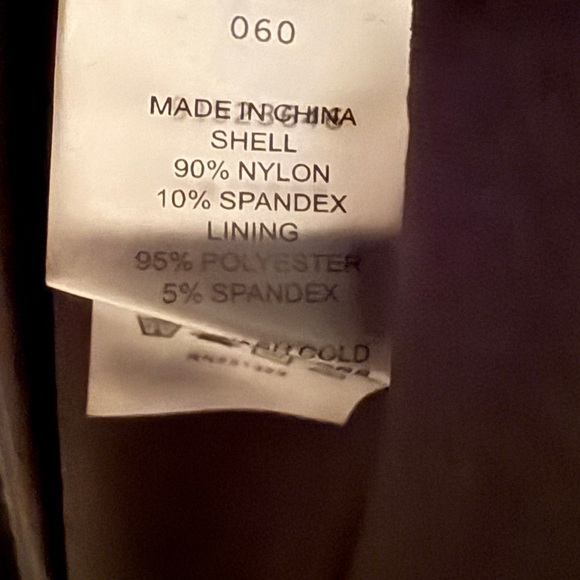 Vince Camuto Off-The-Shoulder Lace Blouse - Picture 3 of 6